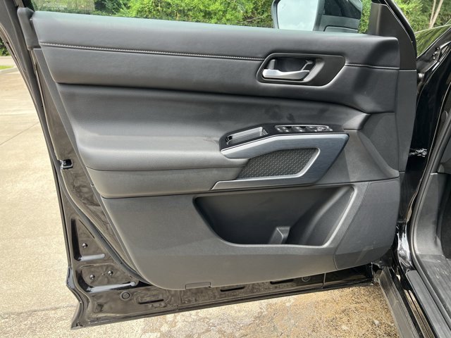 Used 2024 Nissan Pathfinder SL FWD image 23