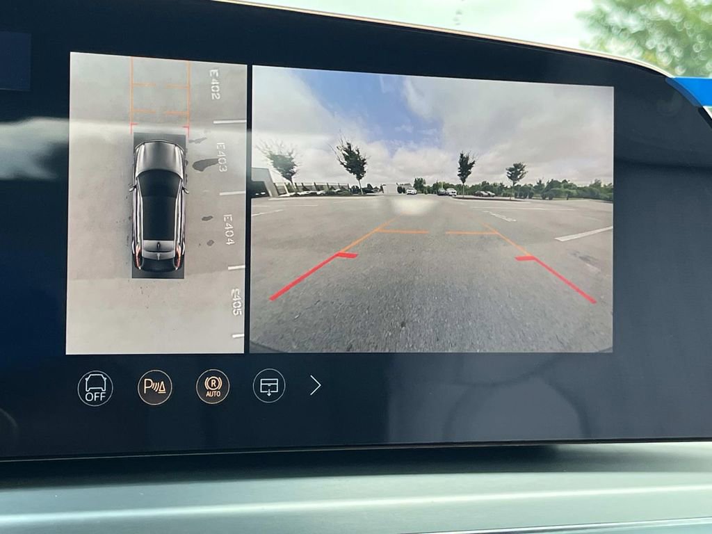 New 2026 Cadillac Lyriq Premium Luxury image 34