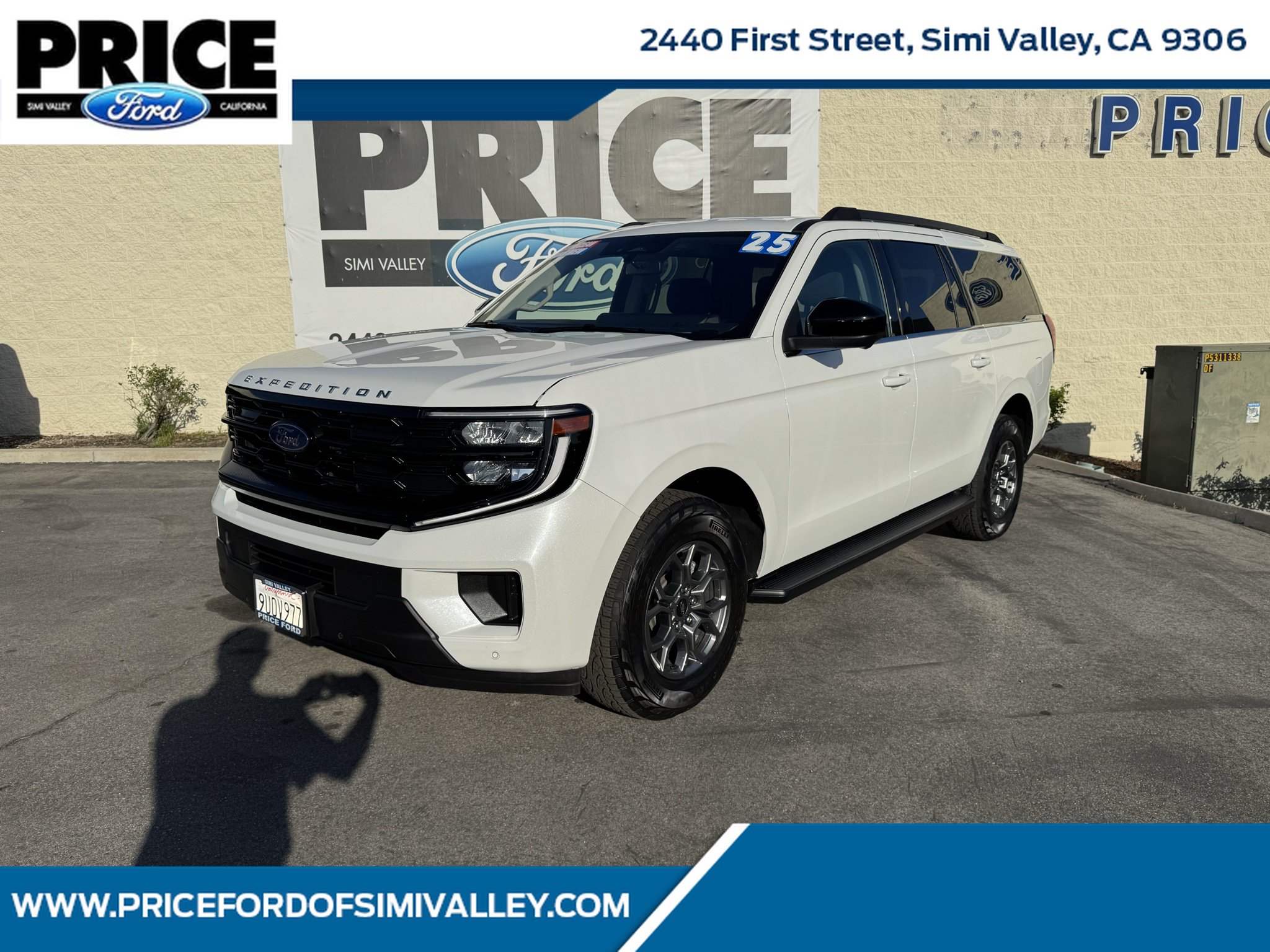 Used 2025 Ford Expedition Max Active RWD image 1