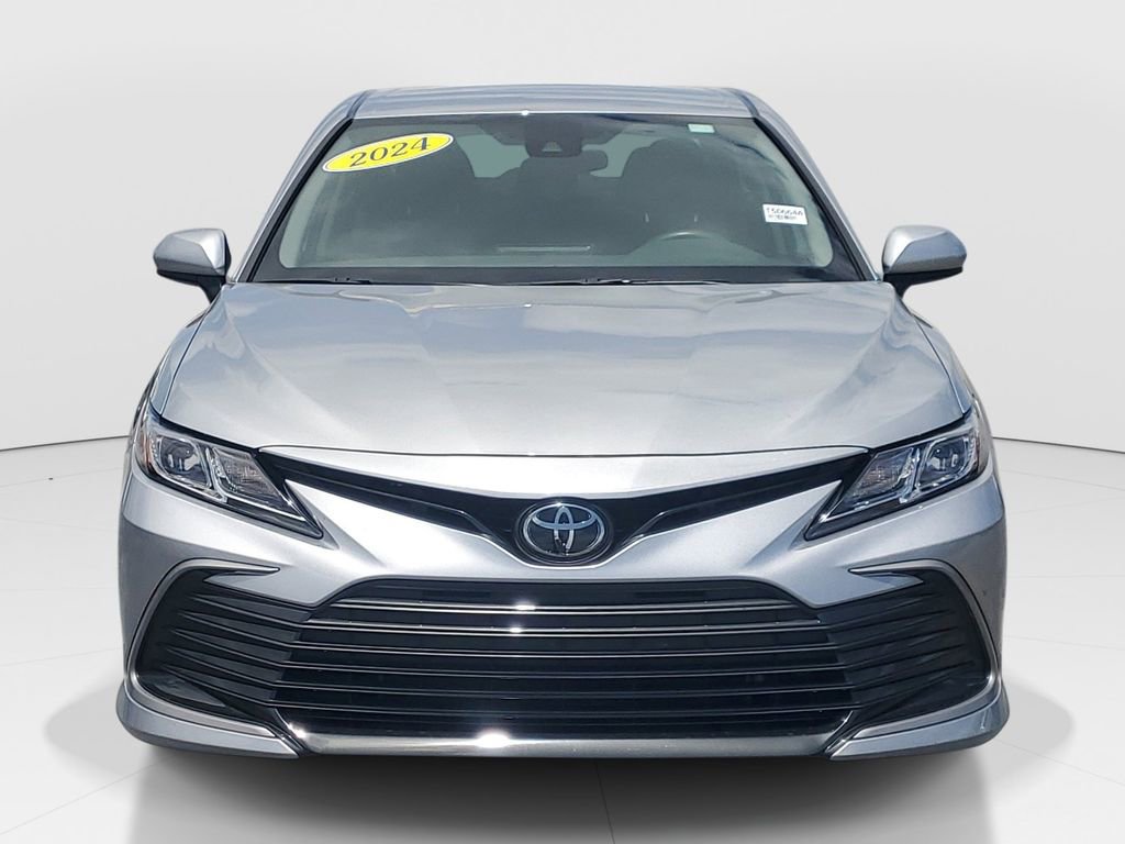 Used 2024 Toyota Camry LE FWD image 2