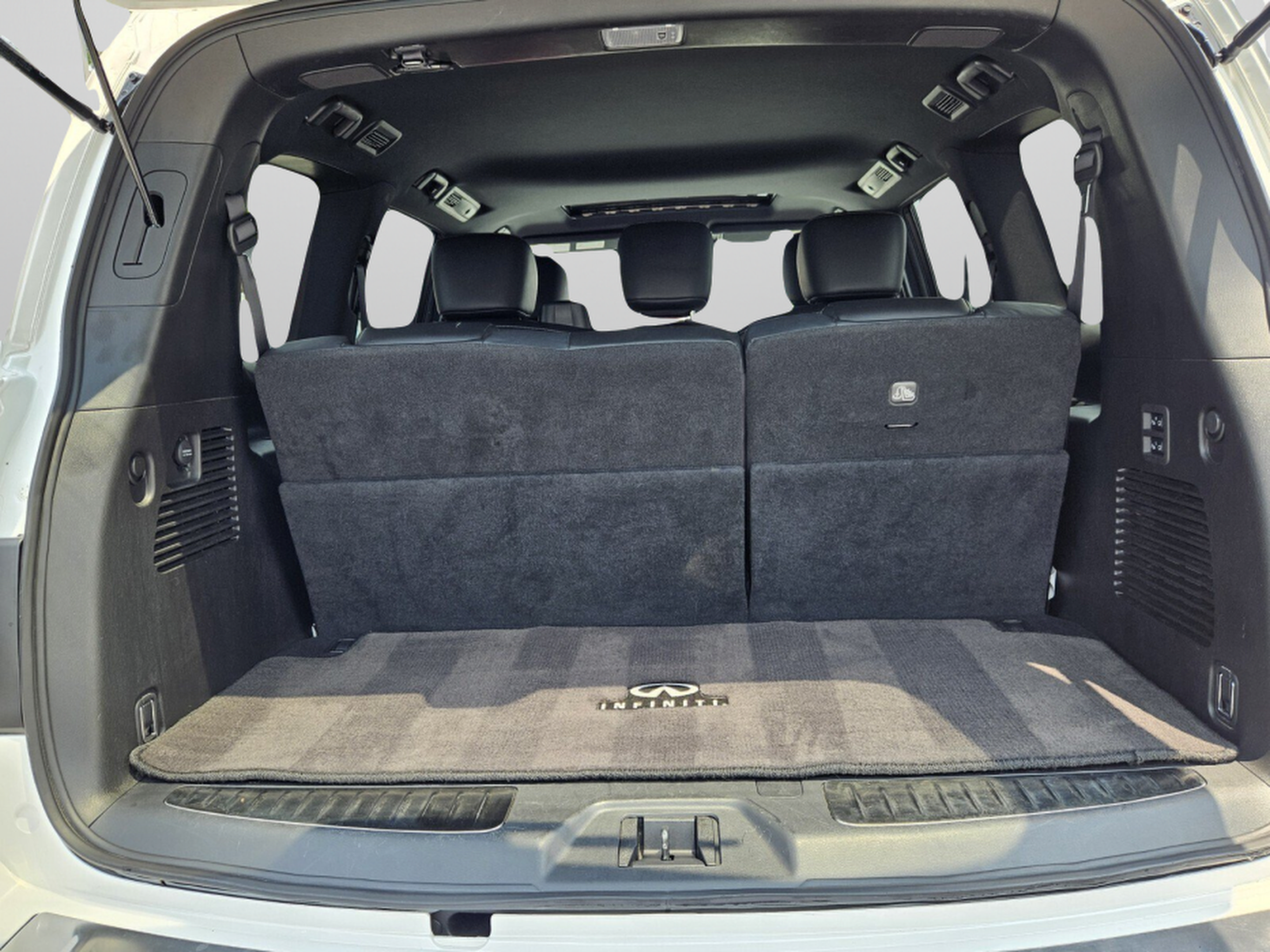 Used 2024 INFINITI QX80 Sensory AWD/4WD image 28