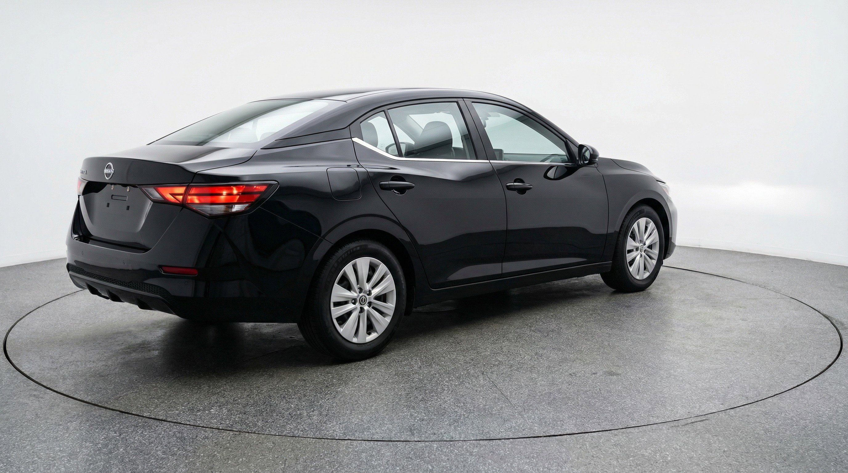 Used 2025 Nissan Sentra S FWD image 9