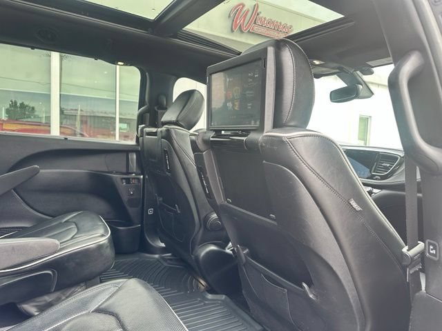 Used 2019 Chrysler Pacifica Limited w/ S Appearance Package FWD image 17
