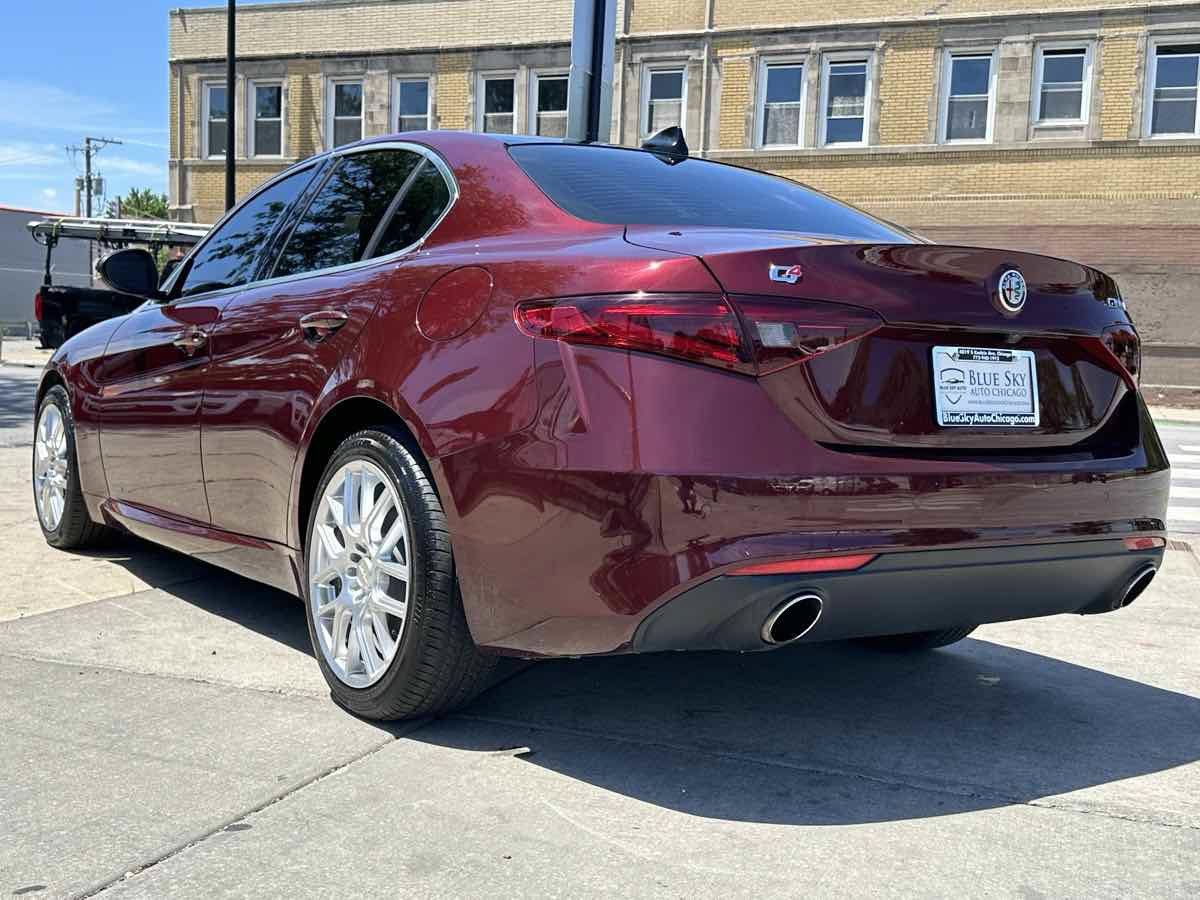 Used 2017 Alfa Romeo Giulia AWD image 7