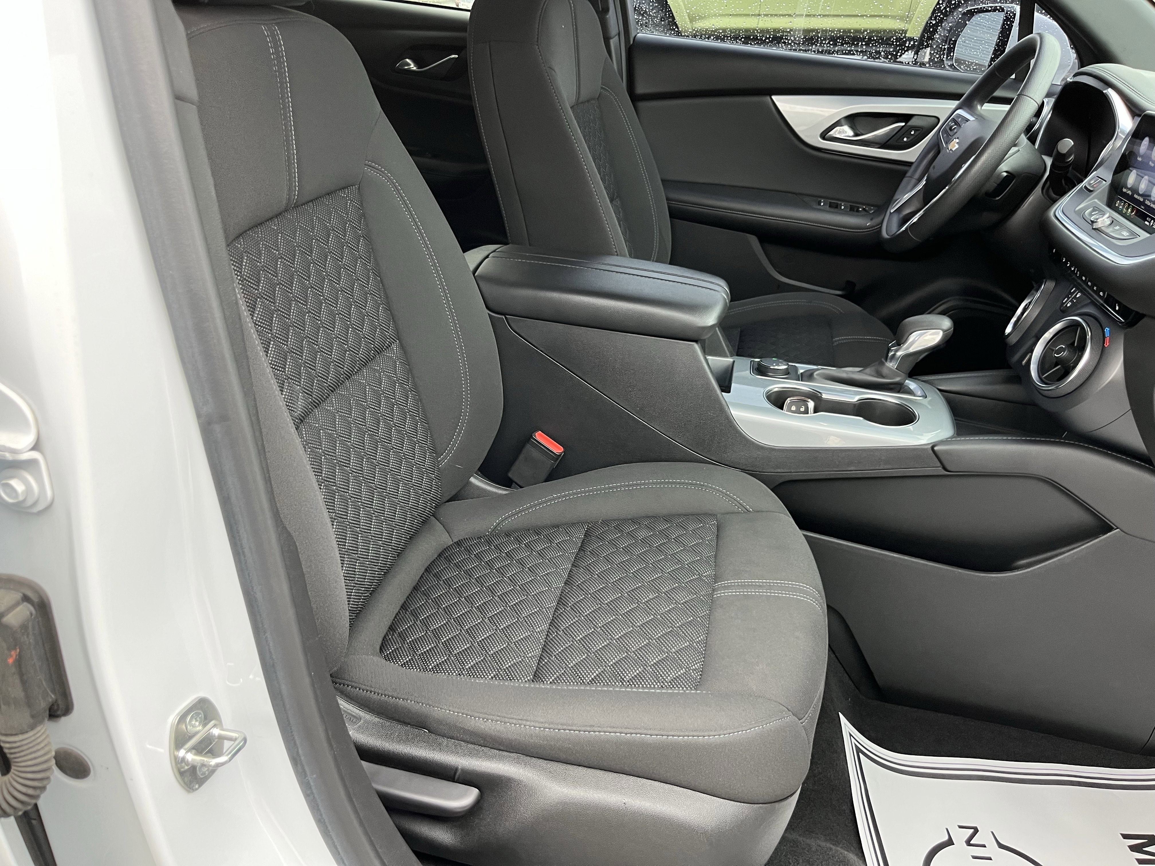 Used 2021 Chevrolet Blazer LT AWD/4WD image 3