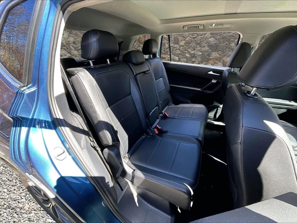 Used 2020 Volkswagen Tiguan SE image 25