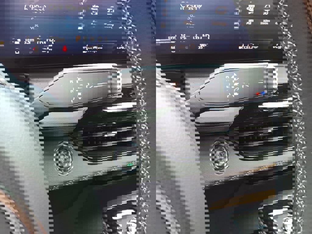 Used 2025 Buick Enclave Avenir w/ Super Cruise Package image 14