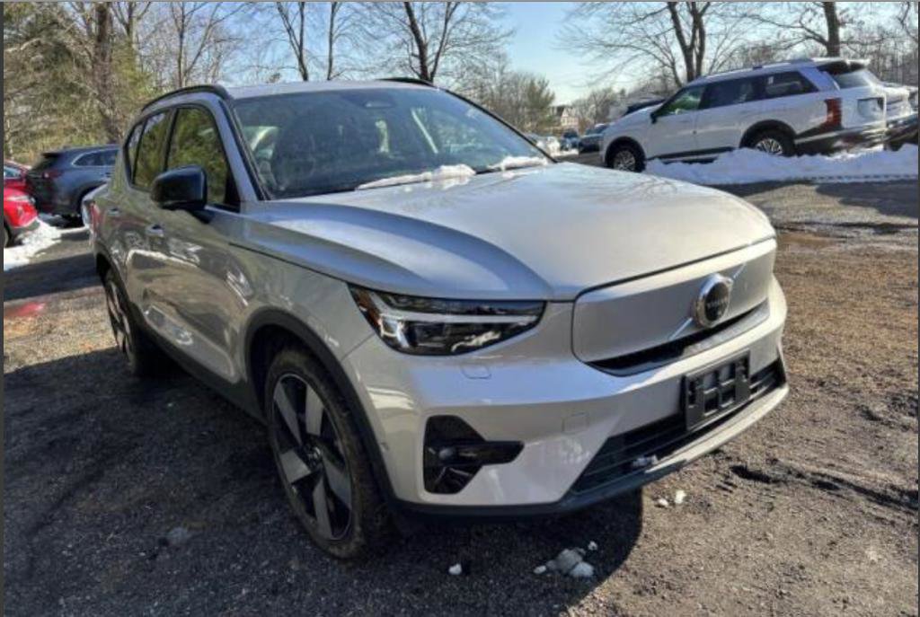 Used 2023 Volvo XC40 Recharge Ultimate image 13