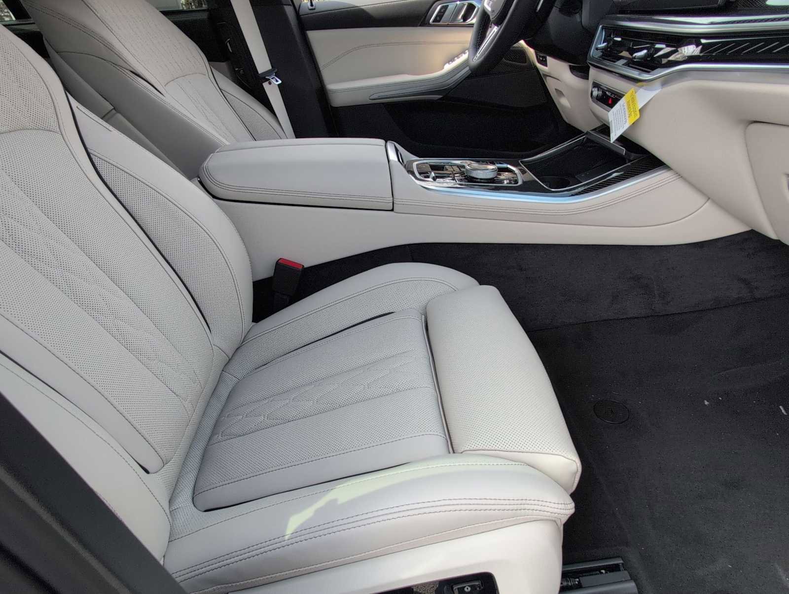 New 2026 BMW X5 M60i image 21