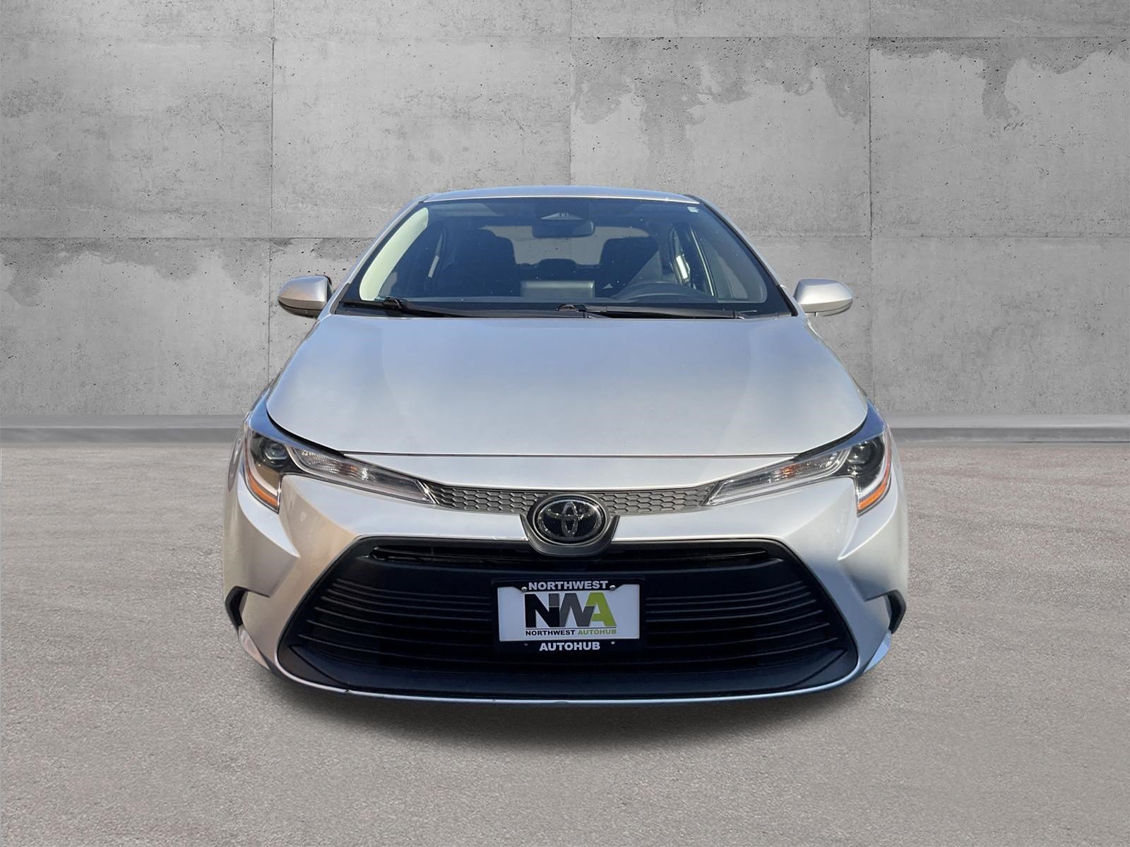 Used 2025 Toyota Corolla LE FWD image 5