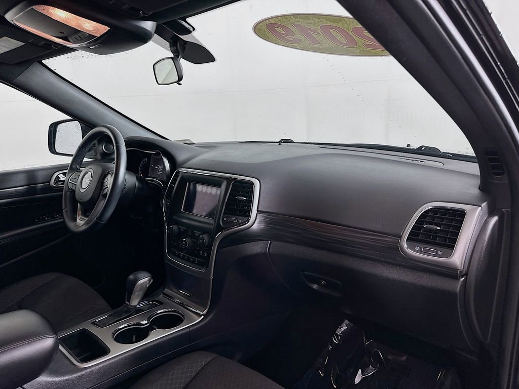 Used 2019 Jeep Grand Cherokee Laredo image 35