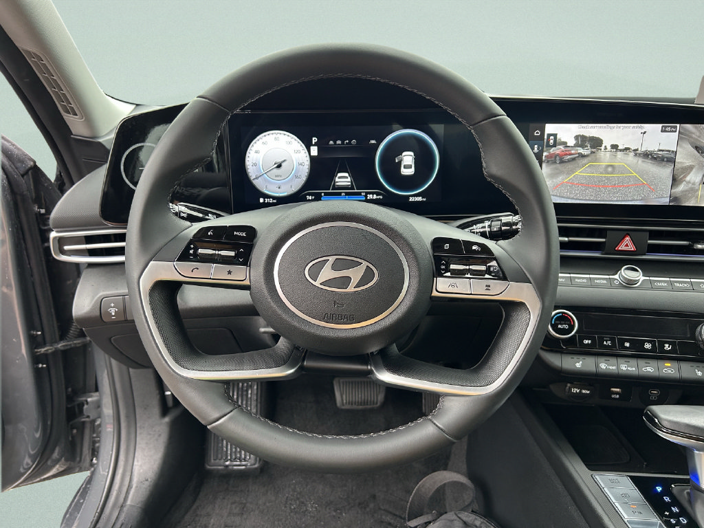 Certified 2024 Hyundai Elantra Limited FWD image 32