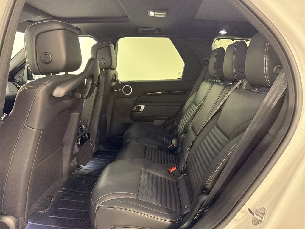 New 2025 Land Rover Discovery S image 22