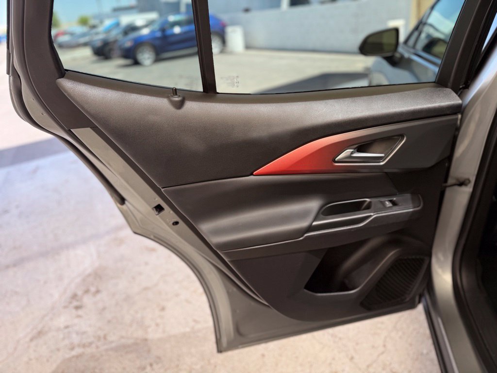 Used 2024 Chevrolet Equinox EV RS FWD image 18