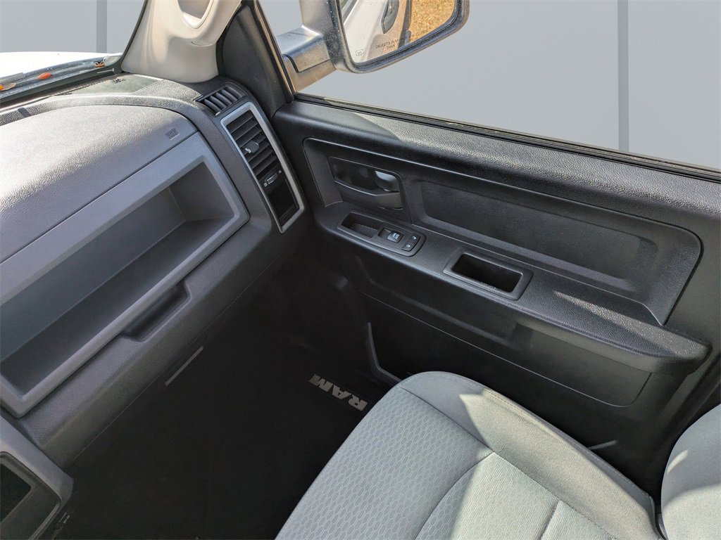 Used 2016 RAM 1500 ST w/ SXT Appearance Group image 17