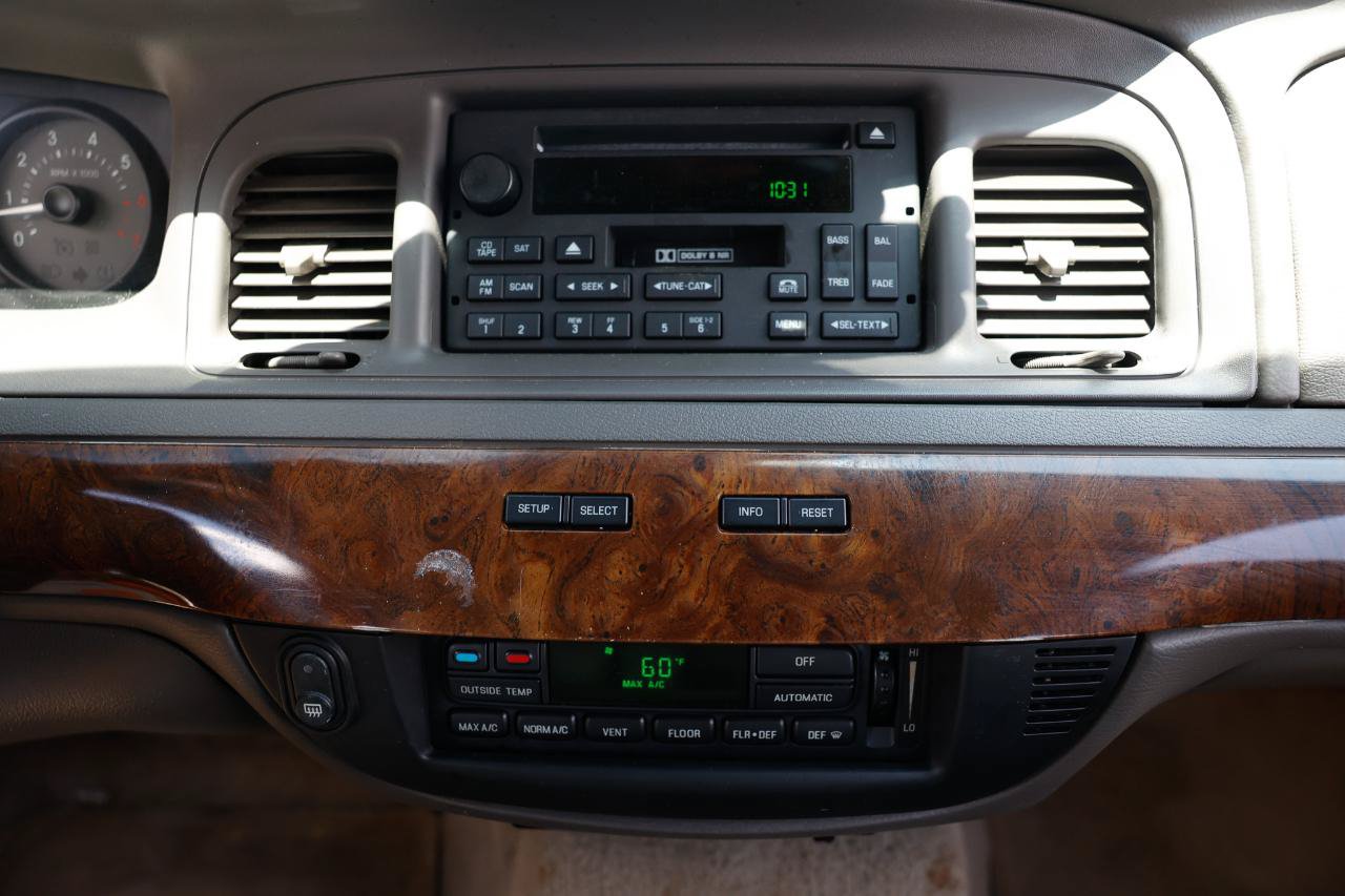 Used 2009 Mercury Grand Marquis LS RWD image 31