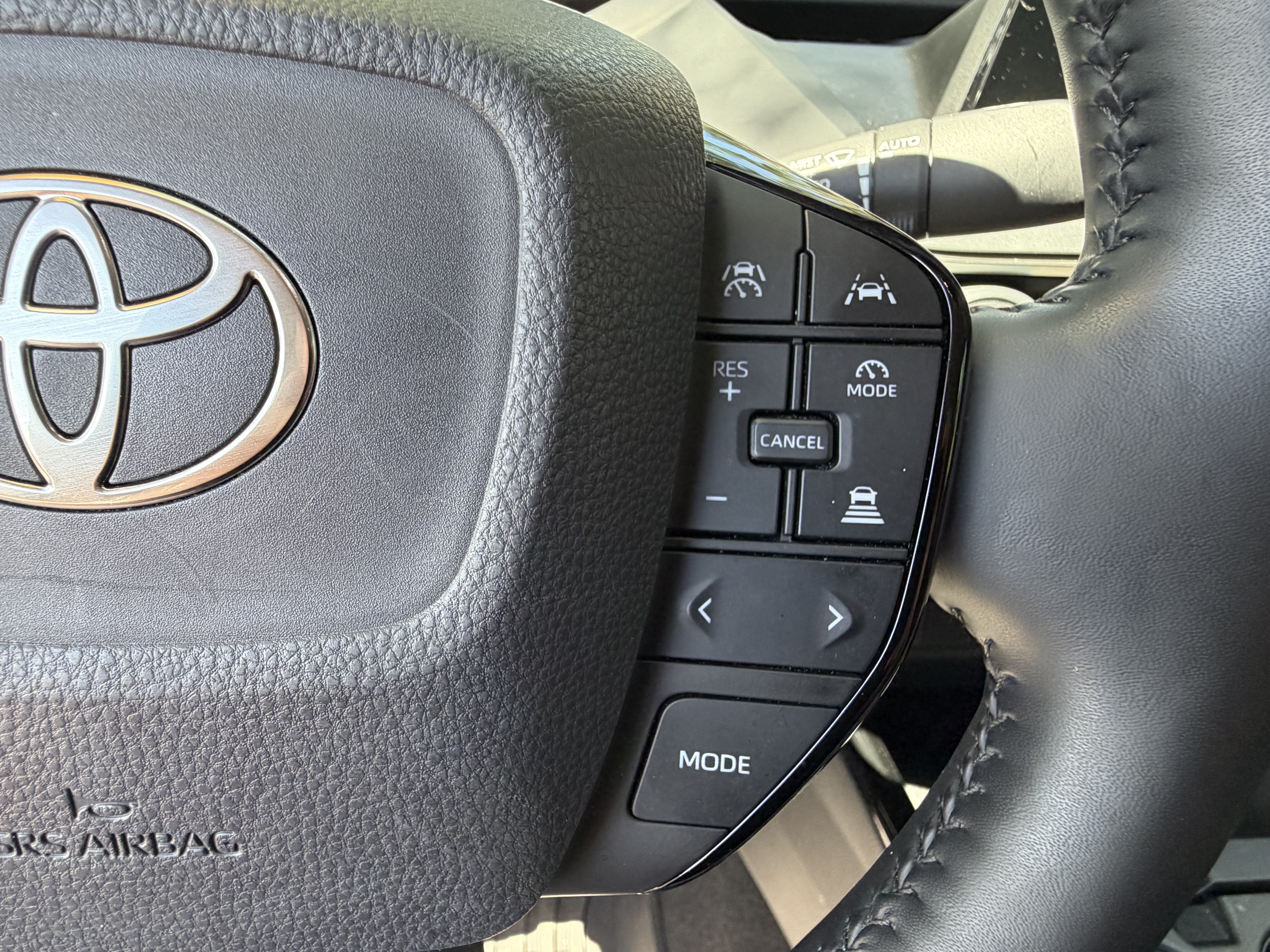 Used 2024 Toyota Prius XLE FWD image 20