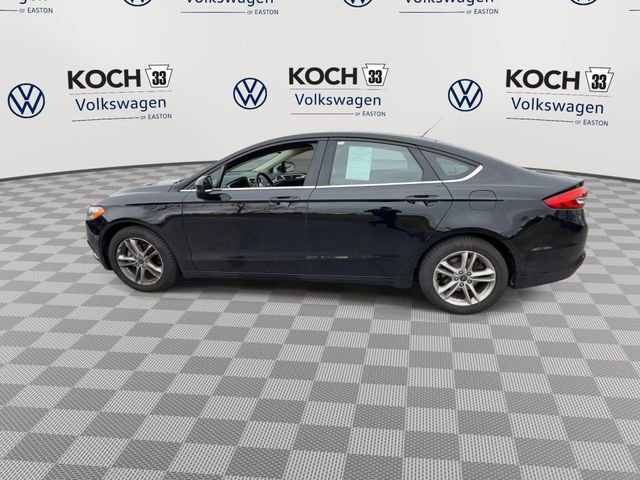 Used 2018 Ford Fusion SE w/ Fusion SE Technology Package image 5