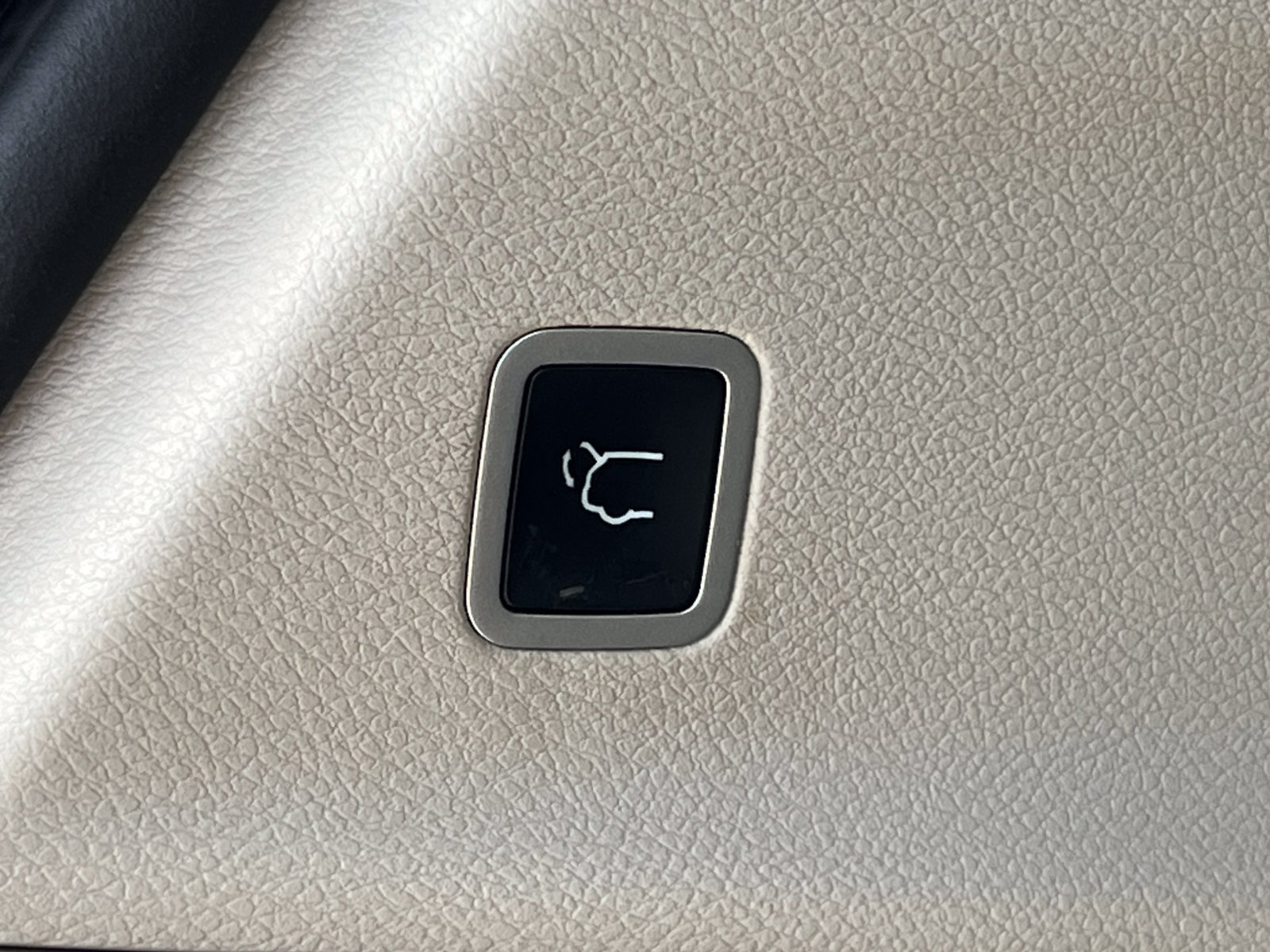 Used 2020 Chrysler Pacifica Touring-L Plus FWD image 46