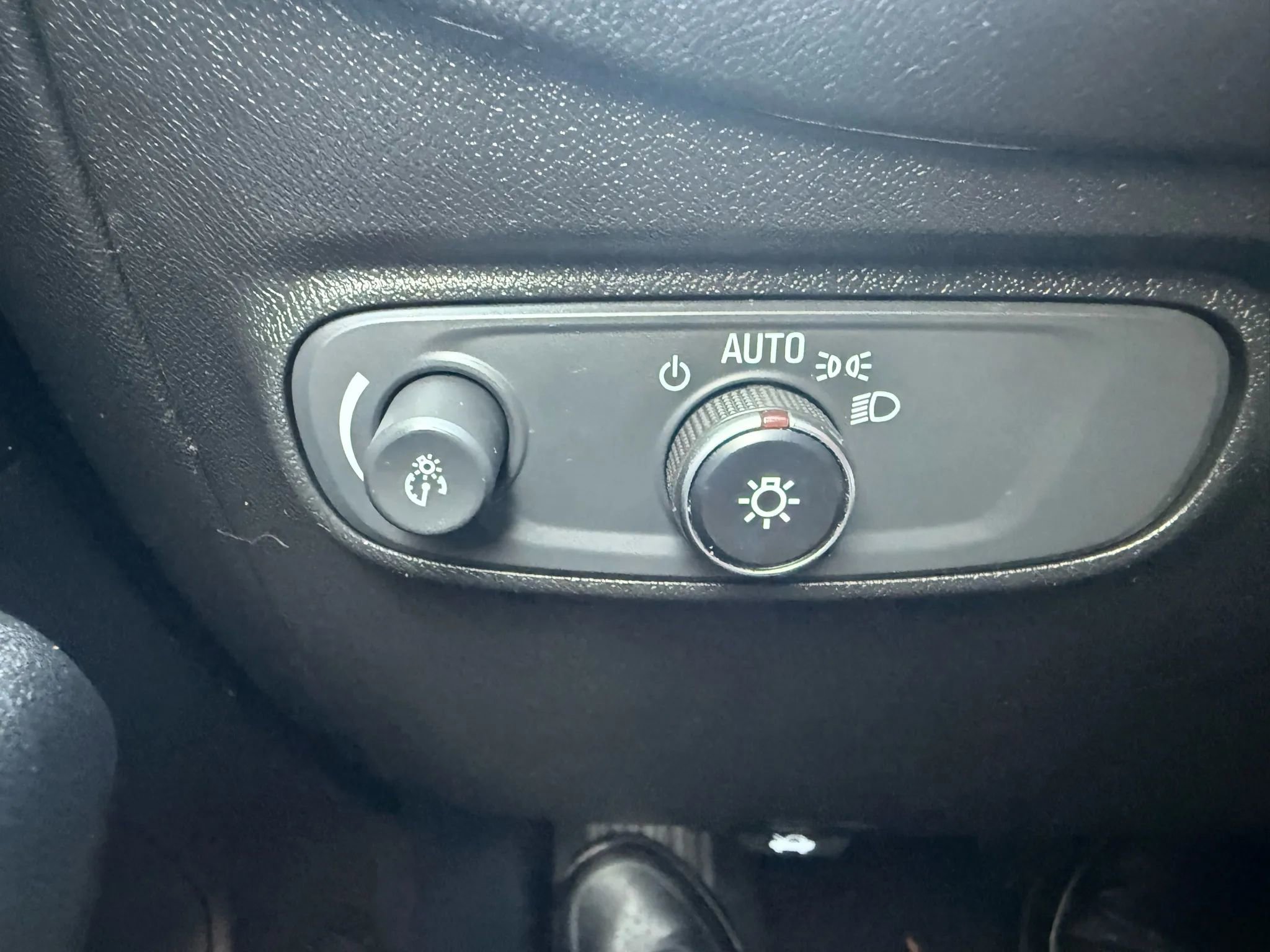 Used 2020 Chevrolet Equinox LT image 16