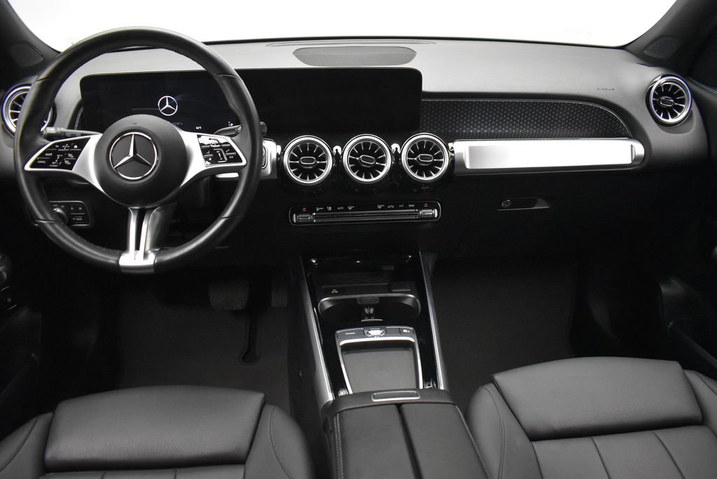 Used 2025 Mercedes-Benz GLB 250 4MATIC image 27
