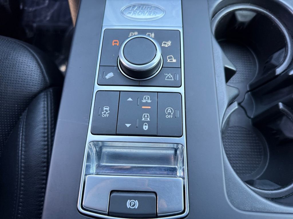 Used 2020 Land Rover Discovery Landmark image 20