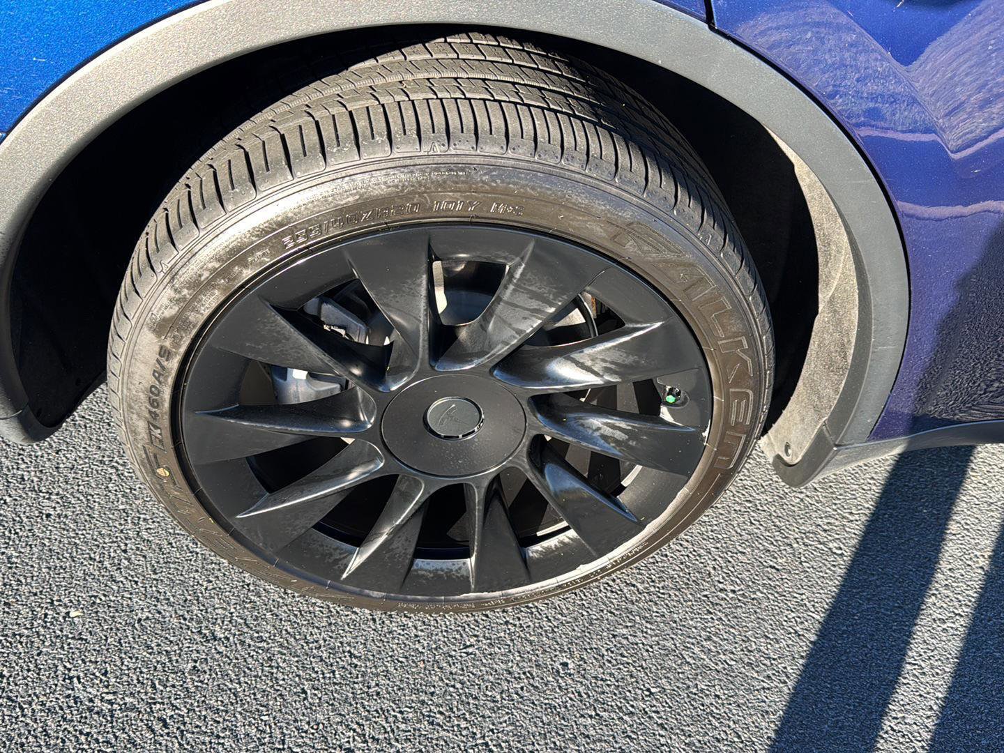 Used 2023 Tesla Model Y Long Range image 32