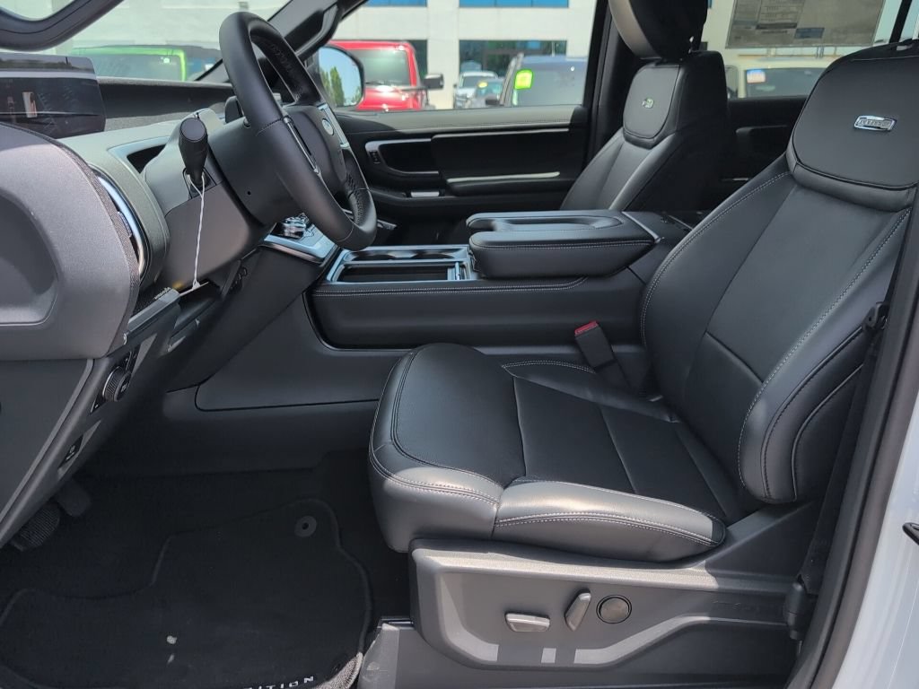New 2026 Ford Expedition Max Platinum w/ Stealth Appearance Package AWD/4WD image 8
