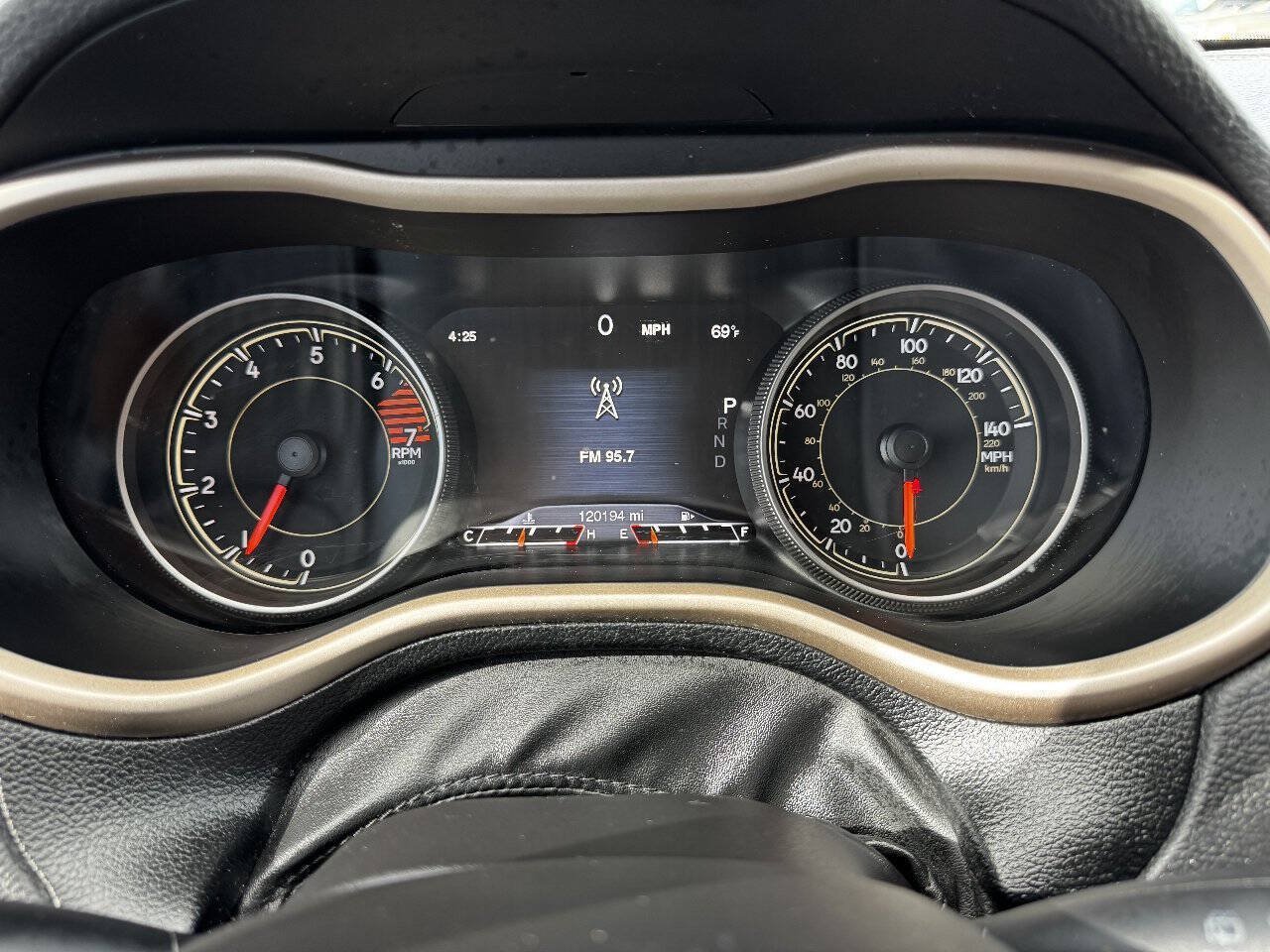 Used 2017 Jeep Cherokee Limited FWD image 17