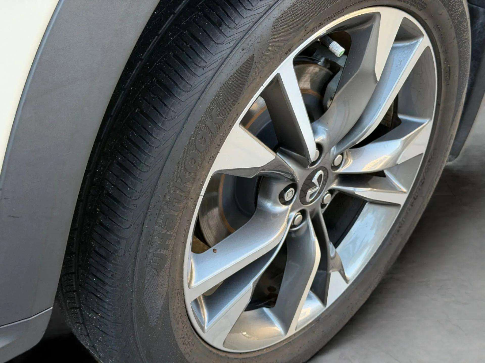 Used 2023 INFINITI QX60 Luxe w/ Cargo Package image 46