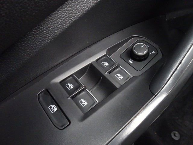 Used 2022 Volkswagen Jetta SE image 27