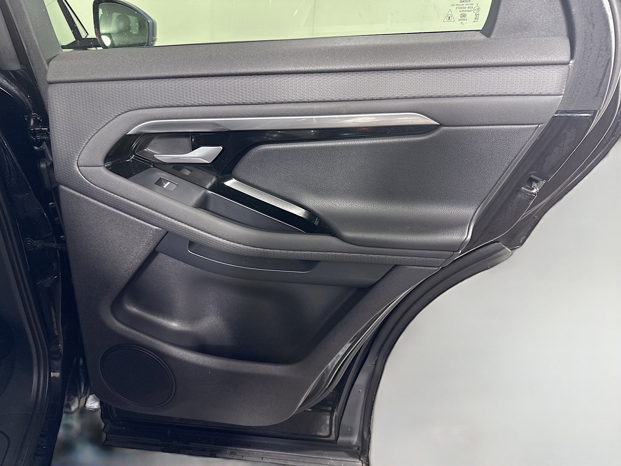 Used 2020 Land Rover Range Rover Evoque S image 28