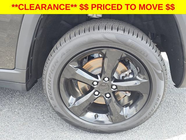 Used 2023 Jeep Grand Cherokee L Limited w/ Black Appearance Package AWD/4WD image 33