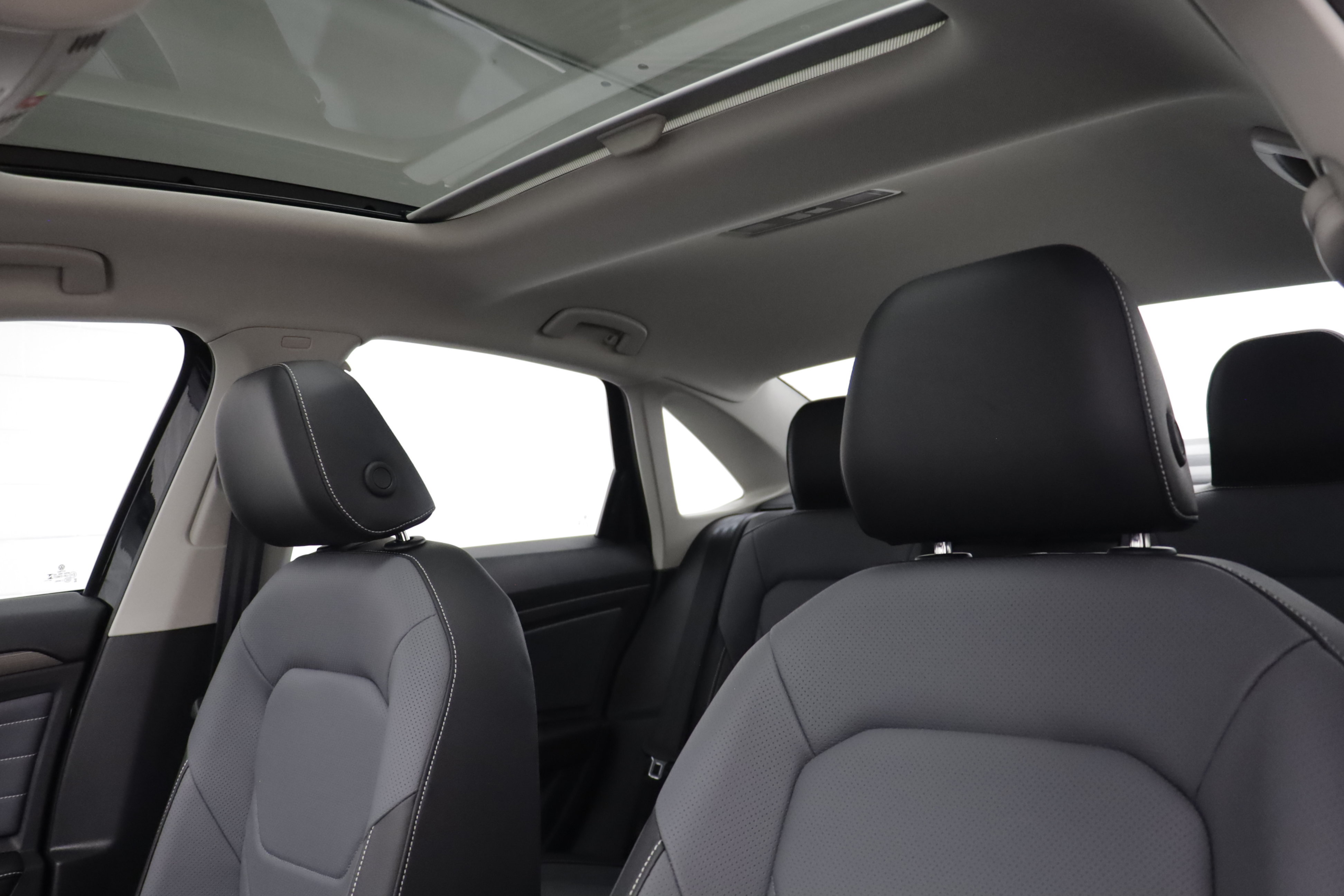 New 2027 Volkswagen Jetta SEL FWD image 16