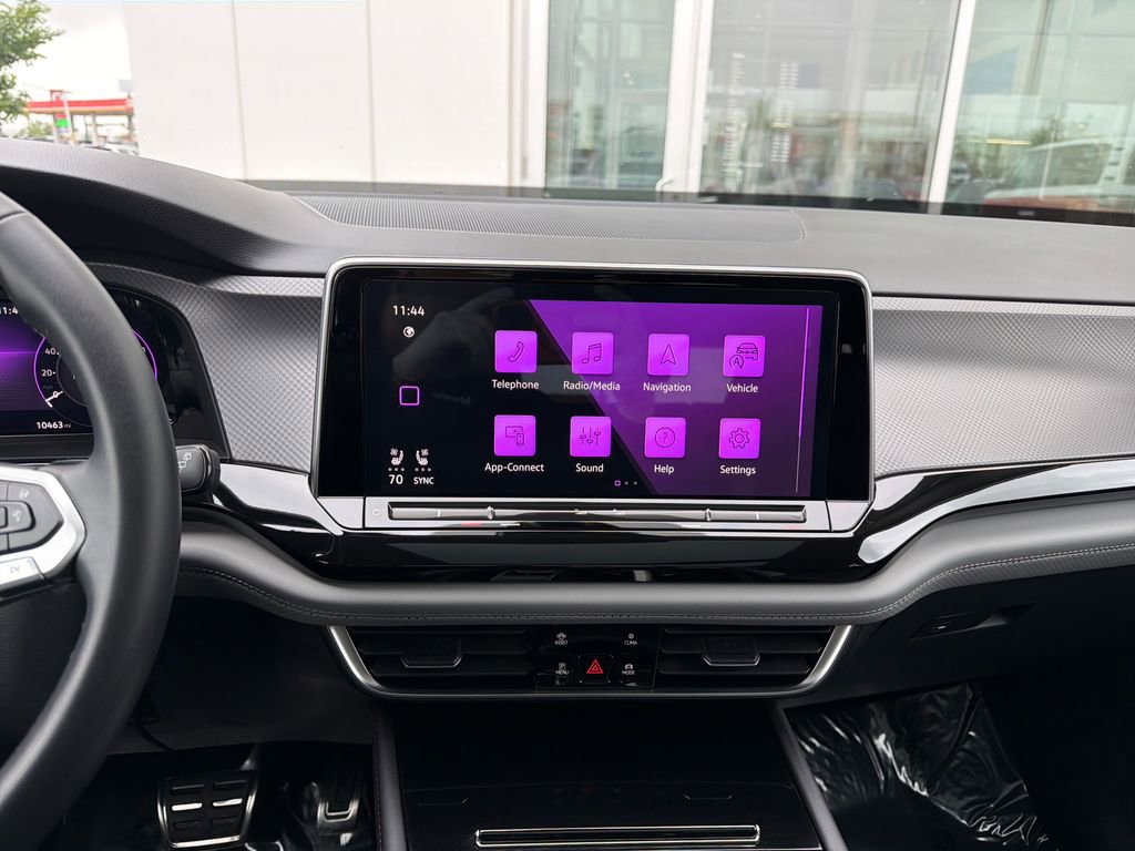 Certified 2025 Volkswagen Atlas Peak Edition SE AWD/4WD image 20