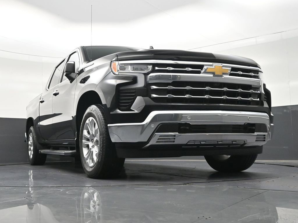 Used 2025 Chevrolet Silverado 1500 LTZ AWD/4WD image 30