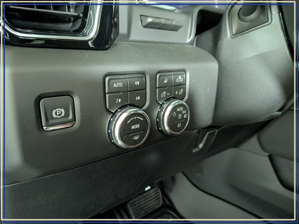 New 2026 GMC Sierra 3500 Denali Ultimate AWD/4WD image 17