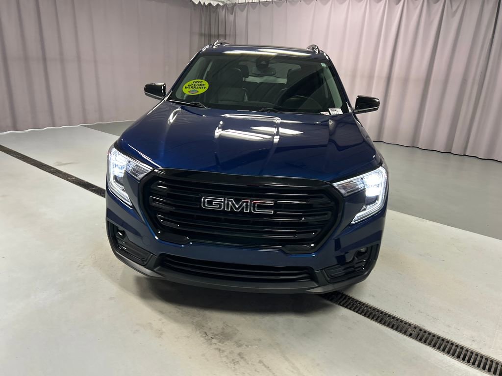 Used 2022 GMC Terrain SLT w/ Elevation Edition FWD video 2
