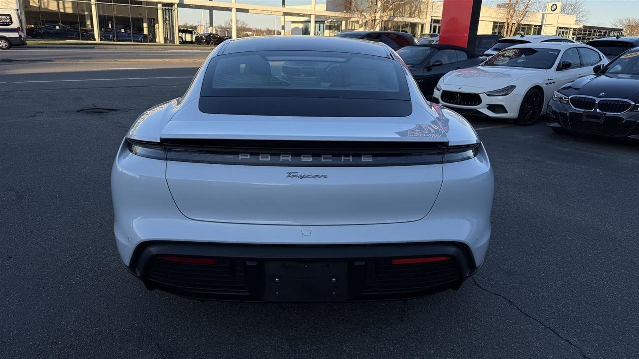 Used 2022 Porsche Taycan image 23
