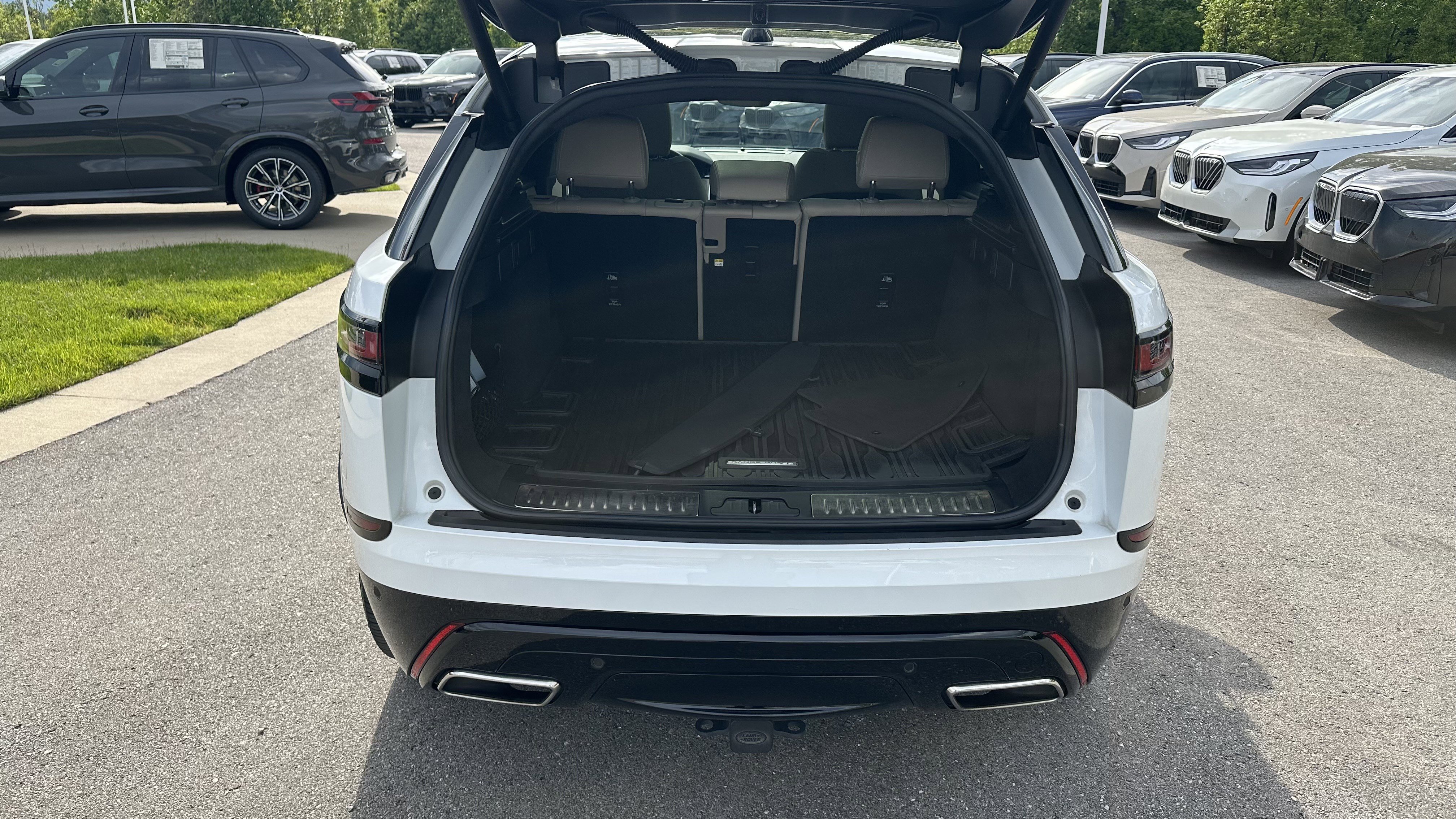 Used 2023 Land Rover Range Rover Velar R-Dynamic S AWD/4WD image 33