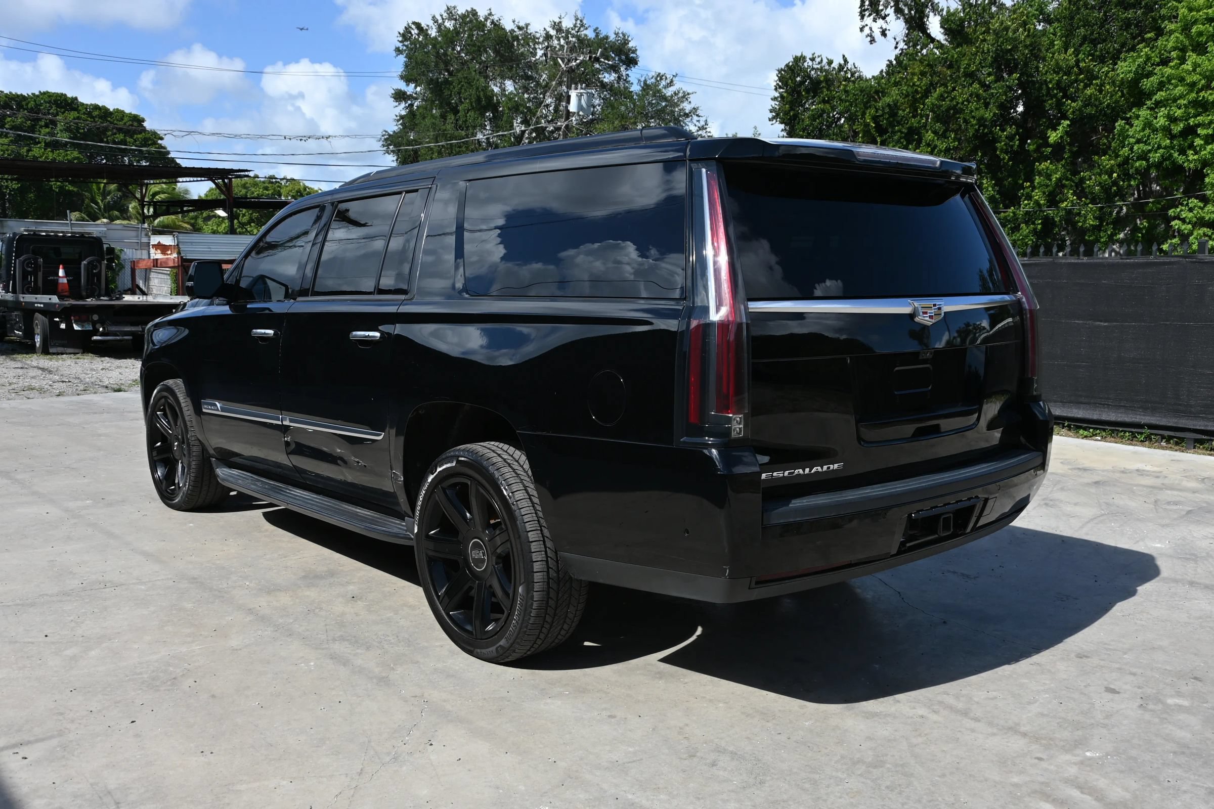 Used 2019 Cadillac Escalade ESV Premium Luxury AWD/4WD image 5