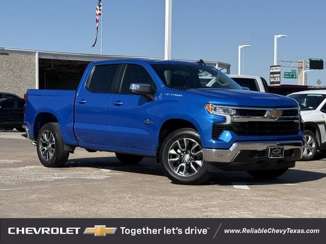 Used 2025 Chevrolet Silverado 1500 LT w/ Texas Edition Plus RWD image 2