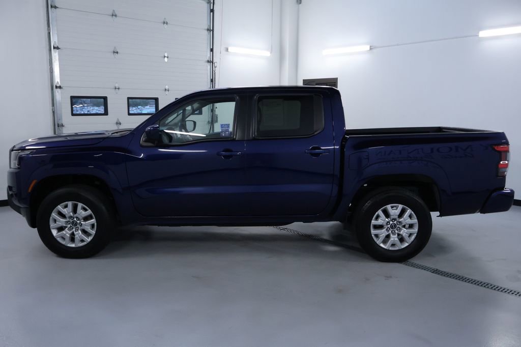 Used 2023 Nissan Frontier SV image 4