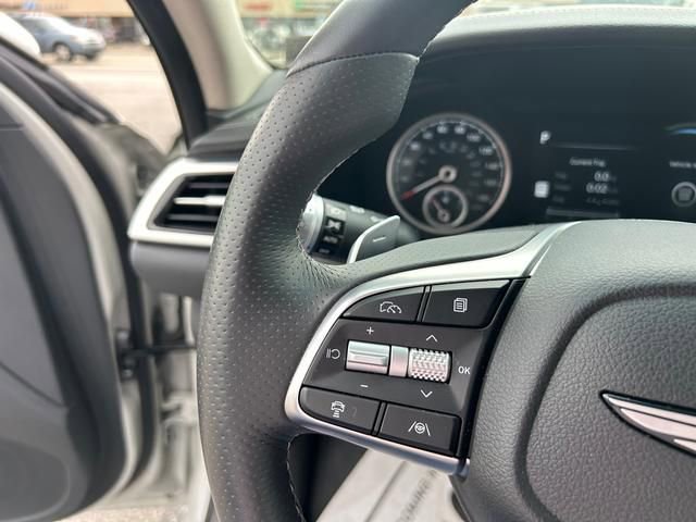 Used 2024 Genesis G70 2.5T image 22