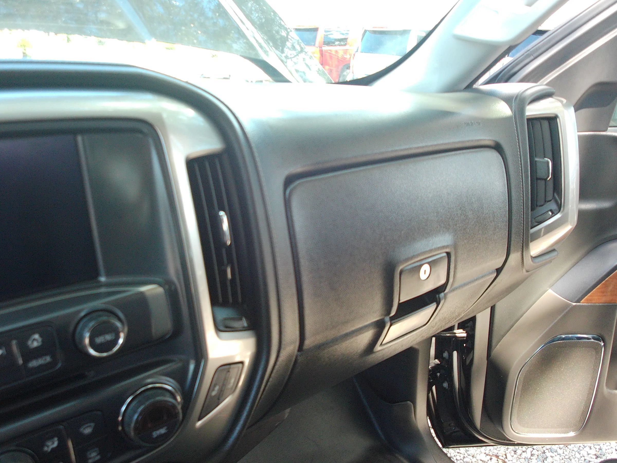 Used 2018 Chevrolet Silverado 1500 LTZ RWD image 17