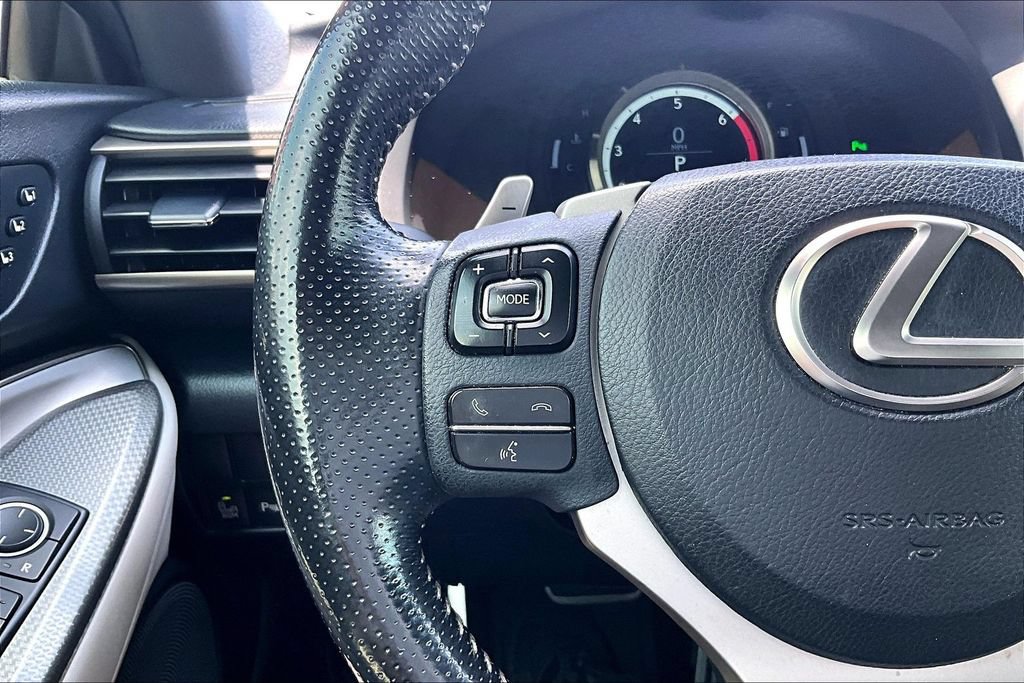 Used 2016 Lexus RC 200t RWD image 18