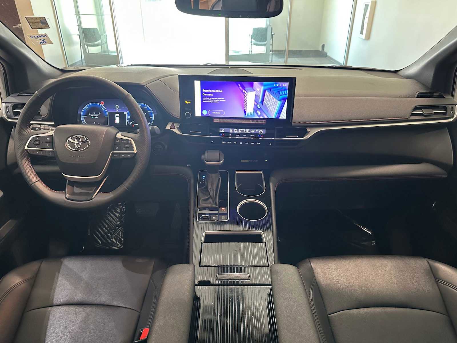 Certified 2025 Toyota Sienna XSE image 10