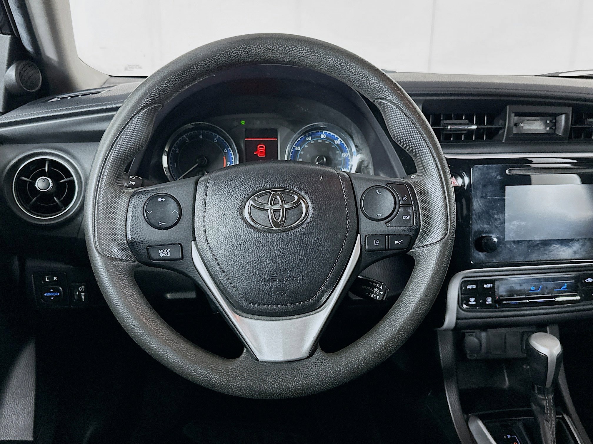 Used 2019 Toyota Corolla LE FWD image 17