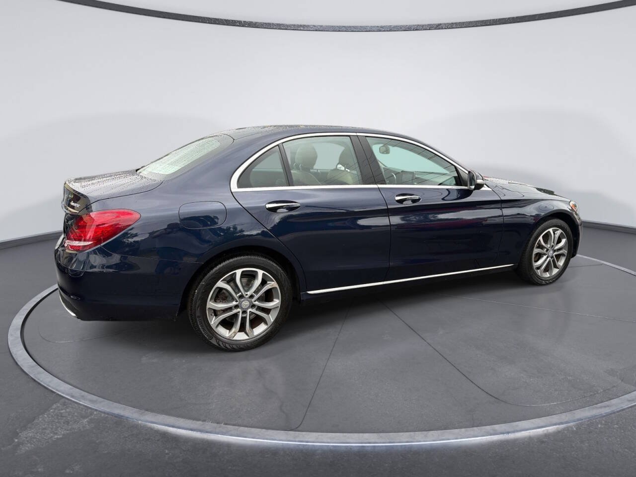 Used 2015 Mercedes-Benz C 300 4MATIC Sedan image 4