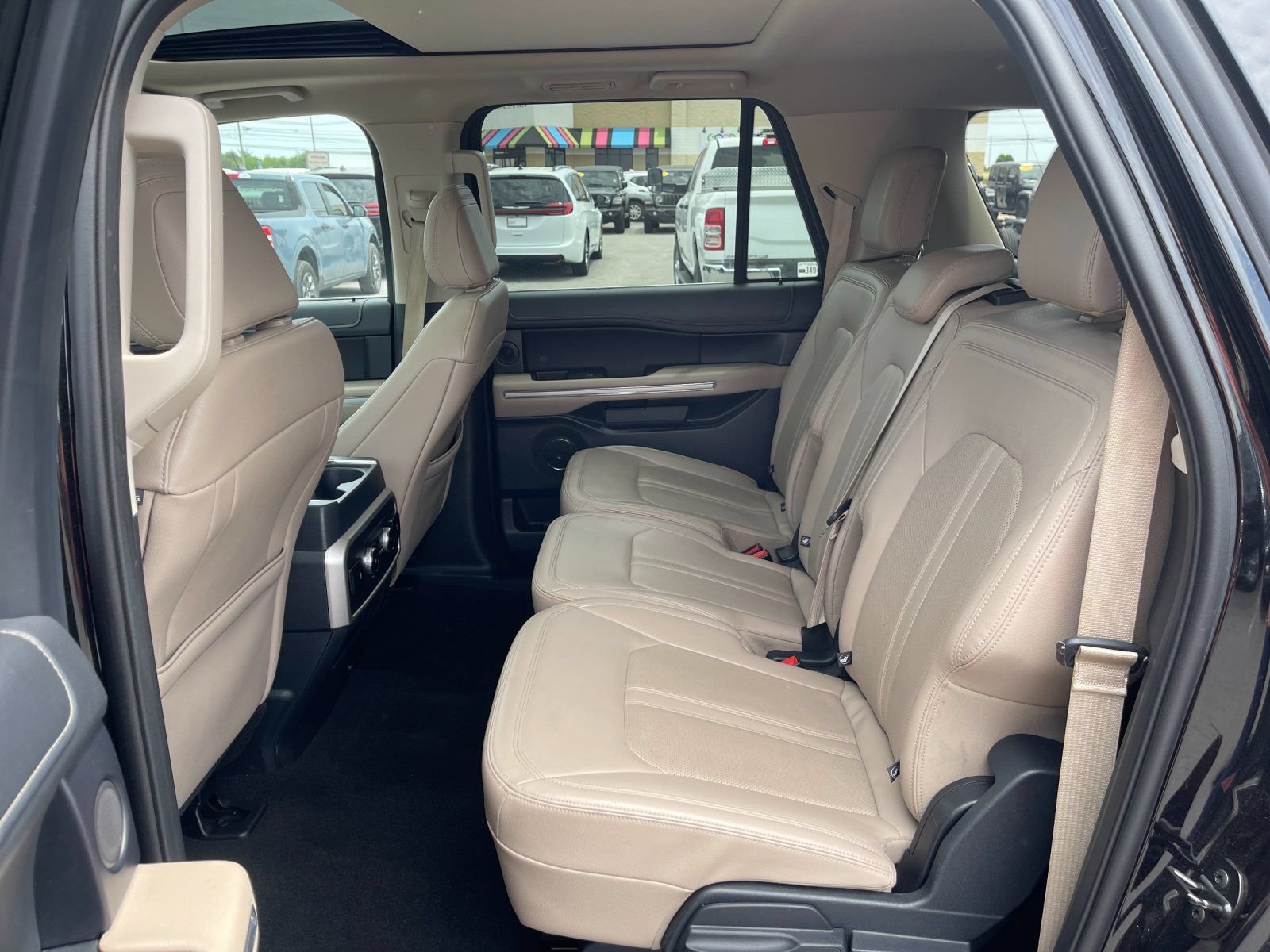 Used 2024 Ford Expedition Max Limited RWD image 14